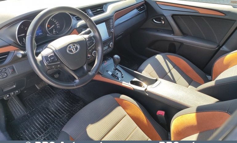 Toyota Avensis 2.0 2017 full