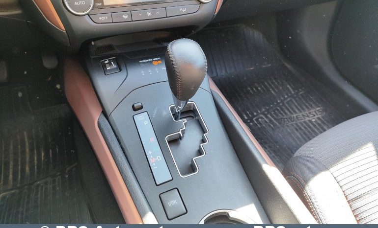 Toyota Avensis 2.0 2017 full