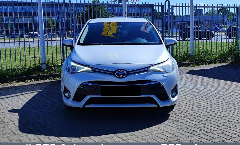 Toyota Avensis 2.0 2017 full