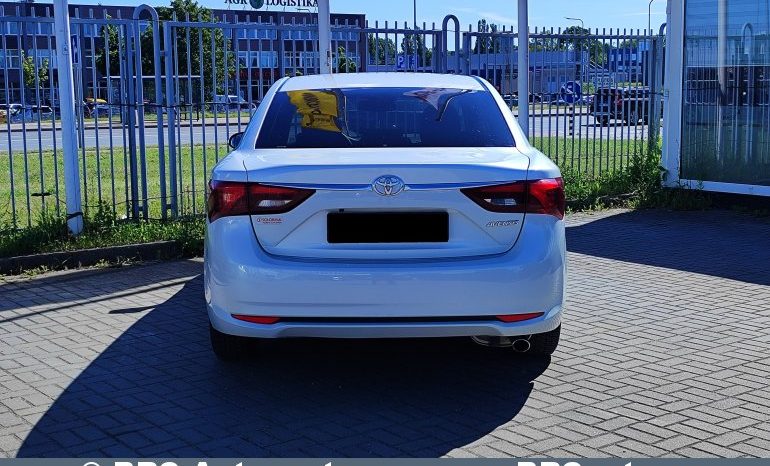 Toyota Avensis 2.0 2017 full