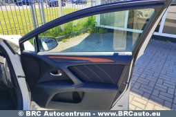 Toyota Avensis 2.0 2017 full