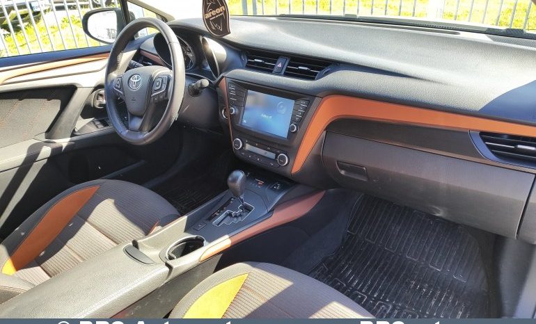 Toyota Avensis 2.0 2017 full