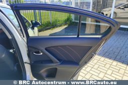 Toyota Avensis 2.0 2017 full