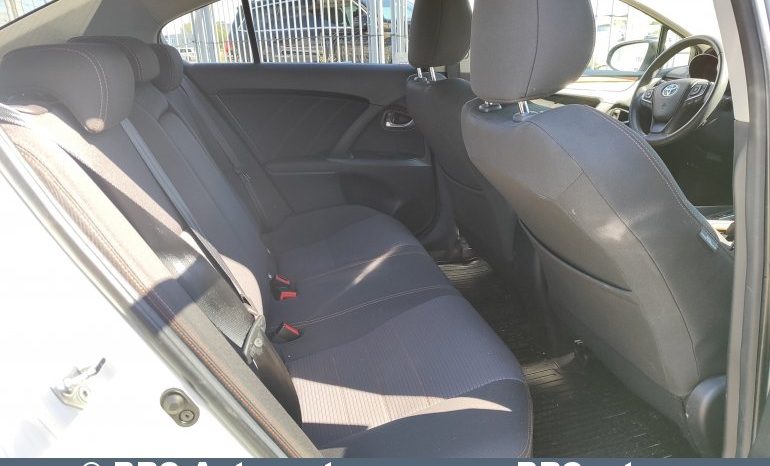 Toyota Avensis 2.0 2017 full
