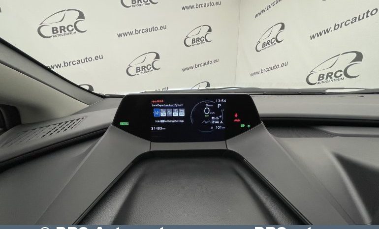 Toyota Prius 2.0 Hybrid Automatas 2023 full