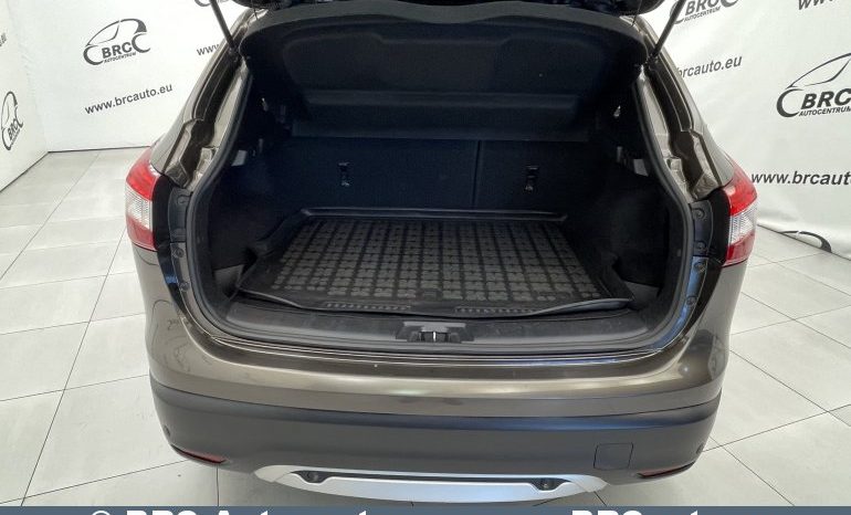 Nissan Qashqai 1.2 DiG-T Automatas 2015 full