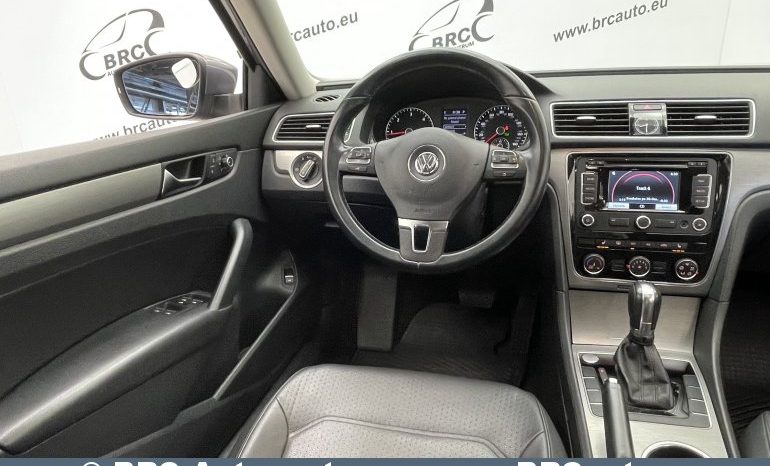 Volkswagen Passat 2.0TDI DSG SE Sedan 2014 full