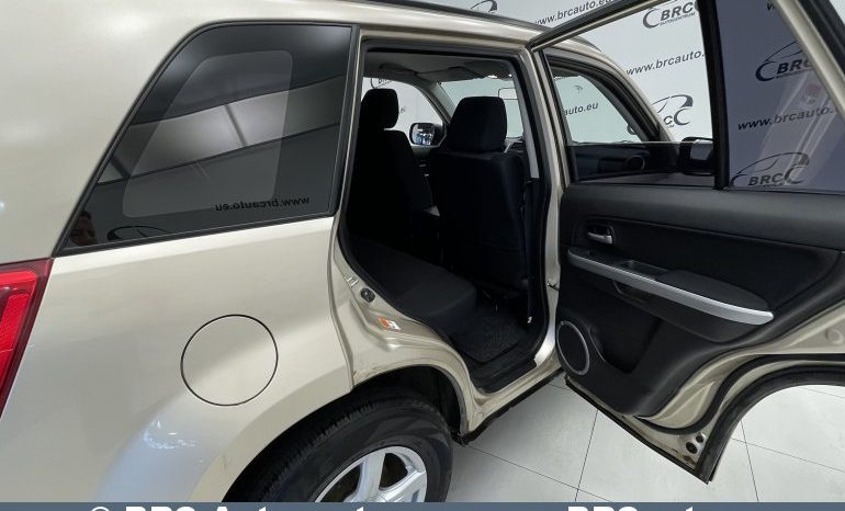 Suzuki Grand Vitara 2.0 AWD 2010 full