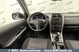 Suzuki Grand Vitara 2.0 AWD 2010 full