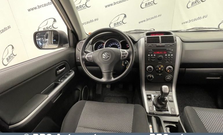 Suzuki Grand Vitara 2.0 AWD 2010 full
