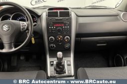 Suzuki Grand Vitara 2.0 AWD 2010 full