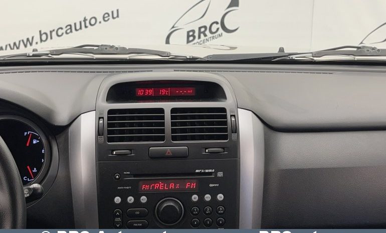 Suzuki Grand Vitara 2.0 AWD 2010 full