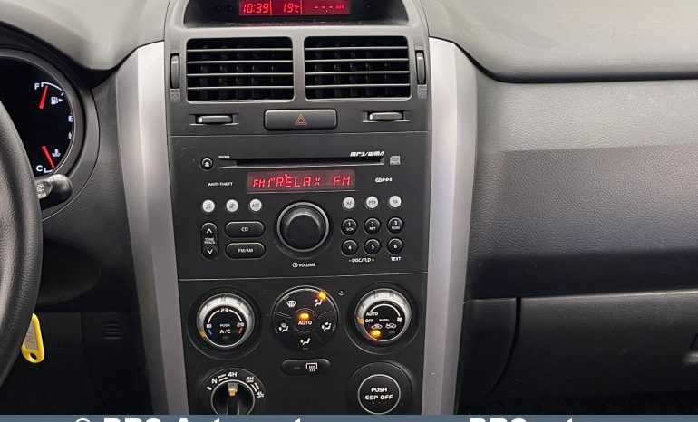 Suzuki Grand Vitara 2.0 AWD 2010 full