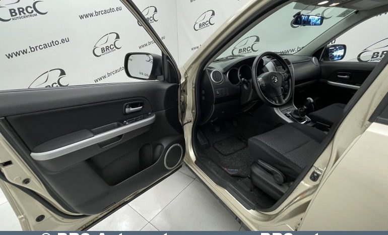 Suzuki Grand Vitara 2.0 AWD 2010 full