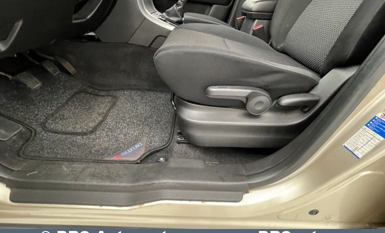 Suzuki Grand Vitara 2.0 AWD 2010 full