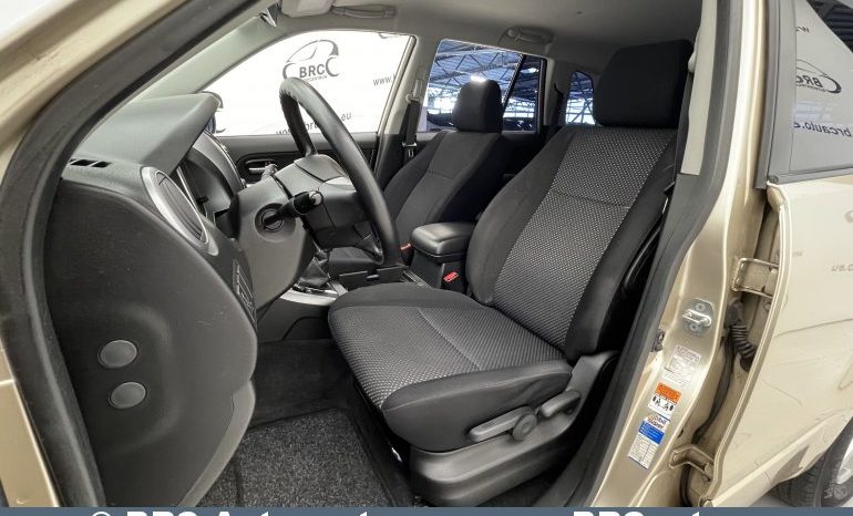 Suzuki Grand Vitara 2.0 AWD 2010 full