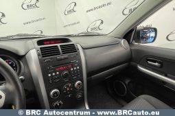 Suzuki Grand Vitara 2.0 AWD 2010 full