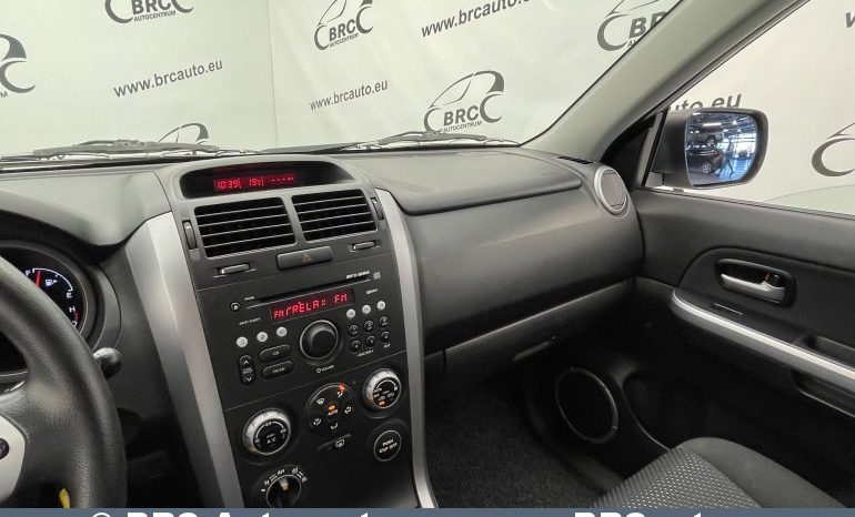 Suzuki Grand Vitara 2.0 AWD 2010 full