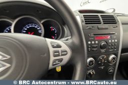 Suzuki Grand Vitara 2.0 AWD 2010 full