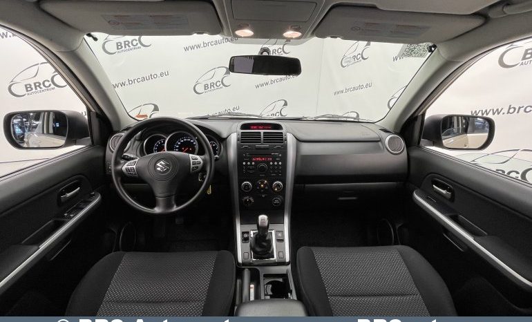 Suzuki Grand Vitara 2.0 AWD 2010 full