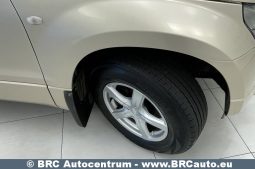 Suzuki Grand Vitara 2.0 AWD 2010 full