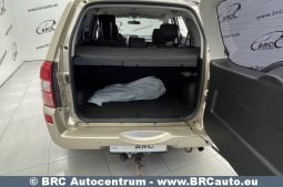 Suzuki Grand Vitara 2.0 AWD 2010 full