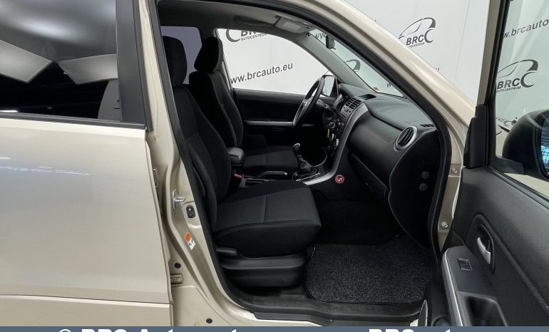 Suzuki Grand Vitara 2.0 AWD 2010 full
