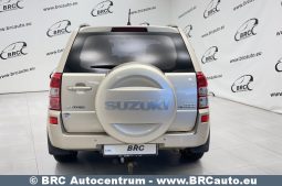 Suzuki Grand Vitara 2.0 AWD 2010 full