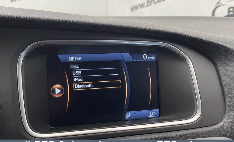 Volvo V40 Cross Country D2 2013 full
