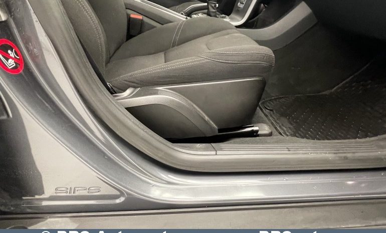 Volvo V40 Cross Country D2 2013 full