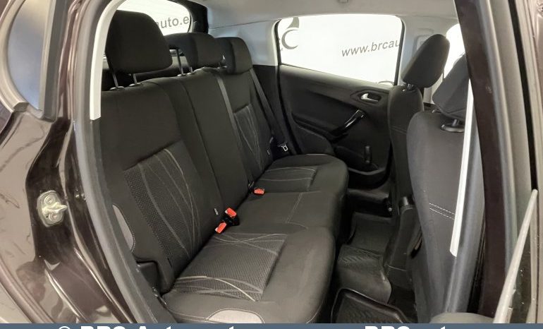Peugeot 208 PureTech 1.2 VTi 2012 full
