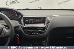 Peugeot 208 PureTech 1.2 VTi 2012 full