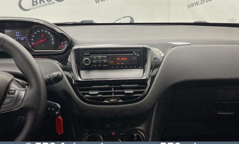 Peugeot 208 PureTech 1.2 VTi 2012 full