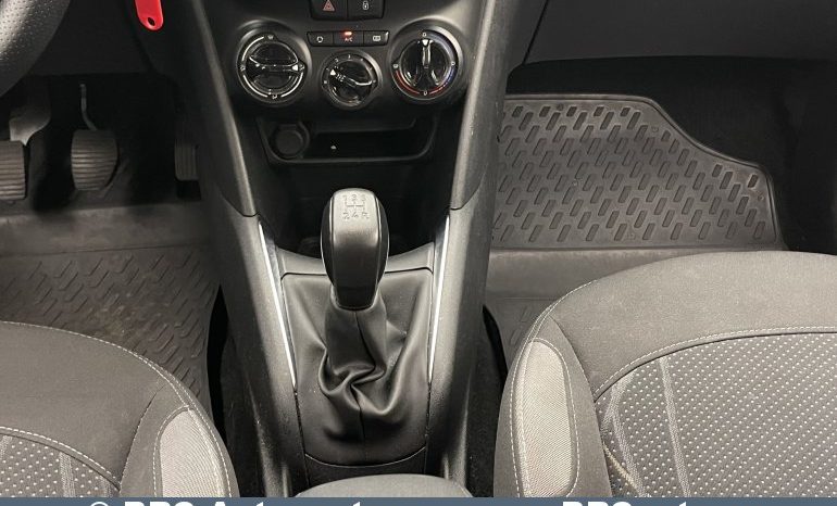 Peugeot 208 PureTech 1.2 VTi 2012 full