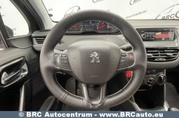 Peugeot 208 PureTech 1.2 VTi 2012 full