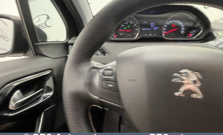 Peugeot 208 PureTech 1.2 VTi 2012 full
