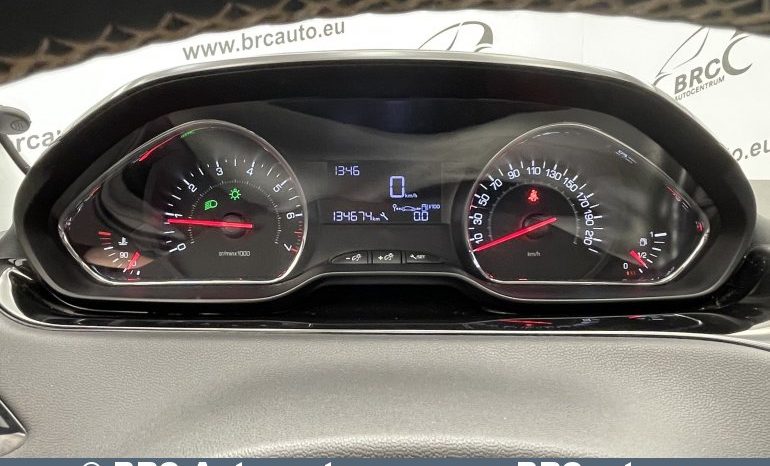 Peugeot 208 PureTech 1.2 VTi 2012 full