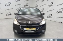 Peugeot 208 PureTech 1.2 VTi 2012 full
