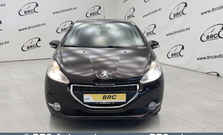 Peugeot 208 PureTech 1.2 VTi 2012 full