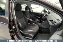 Peugeot 208 PureTech 1.2 VTi 2012 full