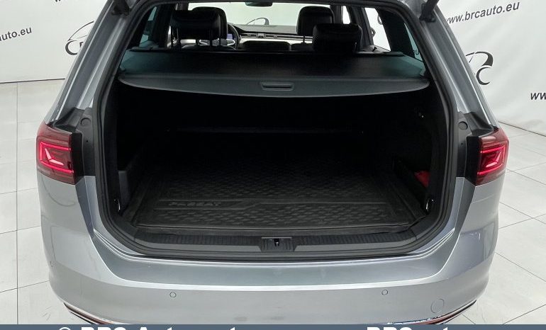 Volkswagen Passat R-Line Elegance 2.0 TDI DSG 4Motion 2021 full