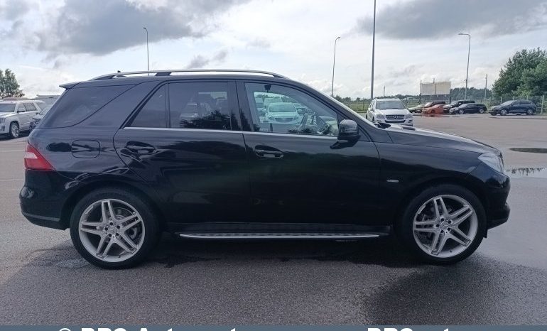 Mercedes-Benz ML 350 350 CDI BLUETEC 4Matic 2012 full