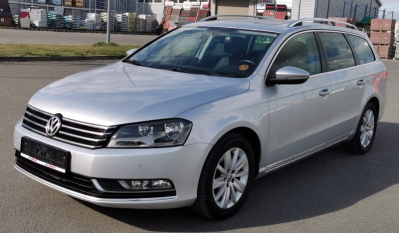 Volkswagen Passat full
