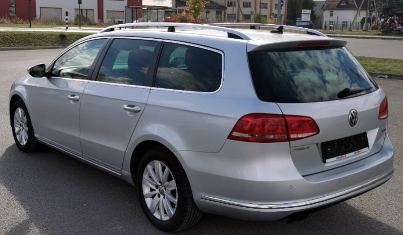 Volkswagen Passat full