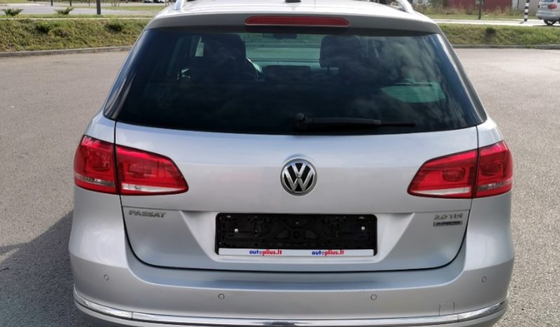 Volkswagen Passat full