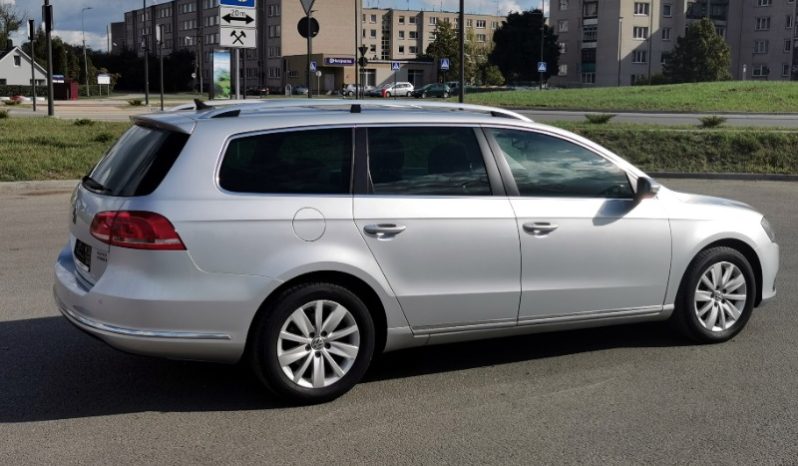 Volkswagen Passat full