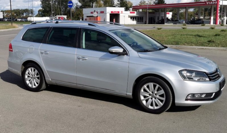 Volkswagen Passat full