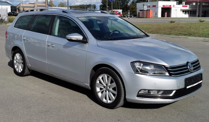 Volkswagen Passat full