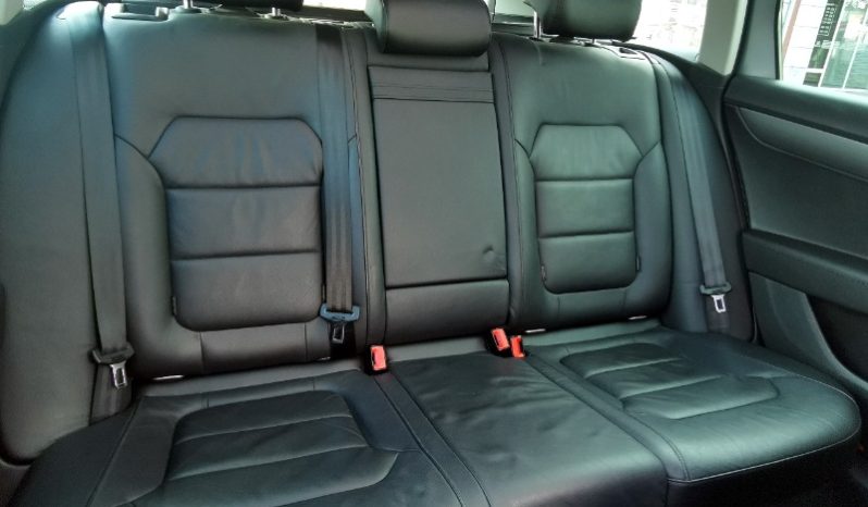 Volkswagen Passat full