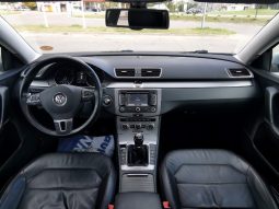 Volkswagen Passat full